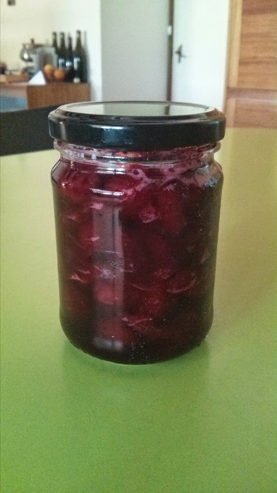Tuoksuva kompotti kirsikasta talvella - resepti