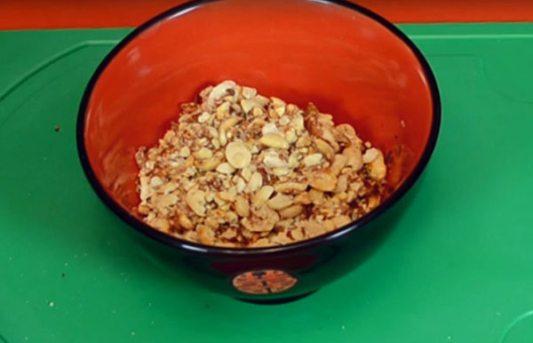 Uudenvuoden valikko 2017 Aikuisille ja lapsille kukko - mitä pitäisi olla mielenkiintoinen ja juhlava? Uudenvuoden Roosterin parhaat ruokia, valokuvan reseptit