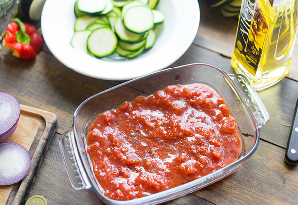 Yksinkertainen resepti: ratatouille maustekastikkeessa