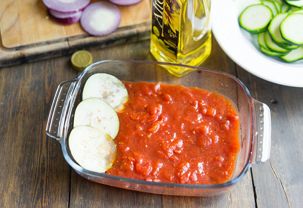 Yksinkertainen resepti: ratatouille maustekastikkeessa