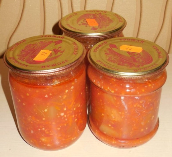 Tomaattisalaattia talvella