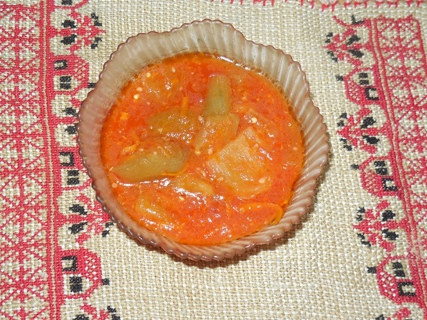 Tomaattisalaattia talvella