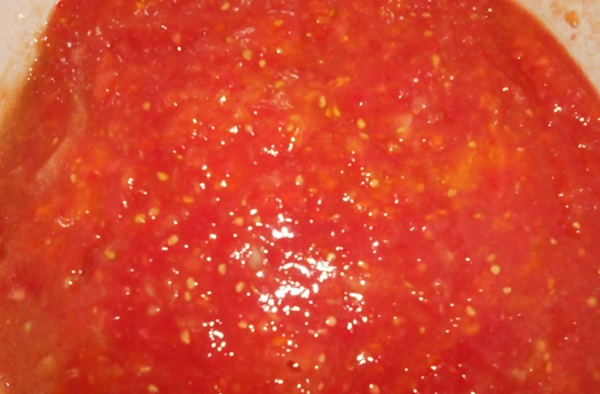 Tomaattisalaattia talvella