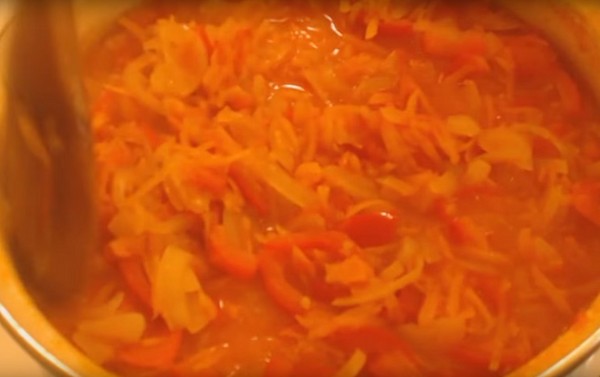 Salaatti riisin ja vihannesten kanssa talvella. Reseptit salaattia varten talvella riisin ja tomaattien, kesäkurpitsa, porkkanat