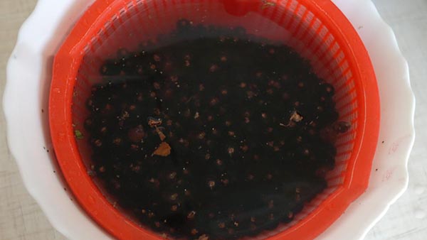 Sokerin sokeria talvella ilman kypsentämistä, Pyatiminutka, jäädytetty. Currant-resepti, raastettu sokerilla talvella (ilman jääkaapelia)