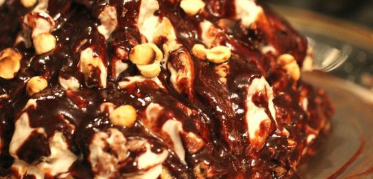 Cake Grafskie rauniot monivärisessä