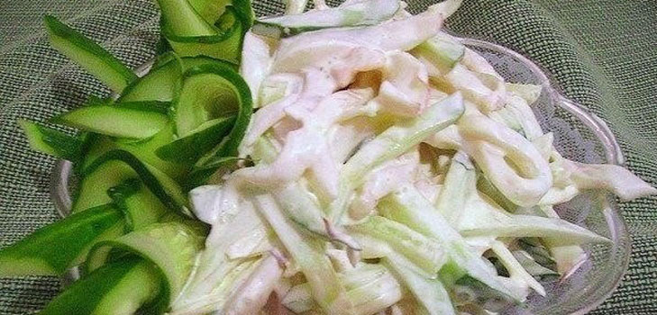 Lenten pöydän koristelu - kalmarin salaatti